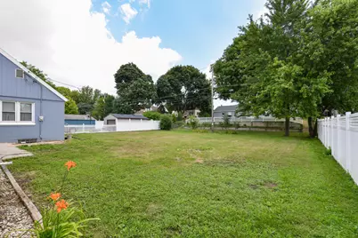 2400 S 100th St, West Allis, WI 53227 - Photo 24