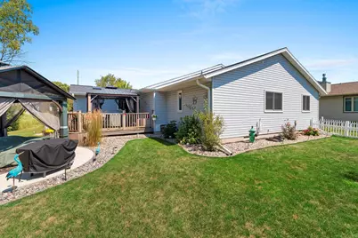 4517  Harvest Cir, Manitowoc, WI 54220 - Photo 14