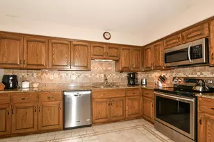 2367 S 118th St, West Allis, WI 53227 - Photo 8