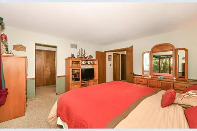2367 S 118th St, West Allis, WI 53227 - Photo 24