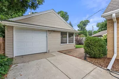 631 N 104th St, Wauwatosa, WI 53226 - Photo 24