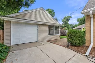 631 N 104th St, Wauwatosa, WI 53226 - Photo 24