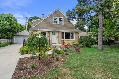 631 N 104th St, Wauwatosa, WI 53226 - Photo 30