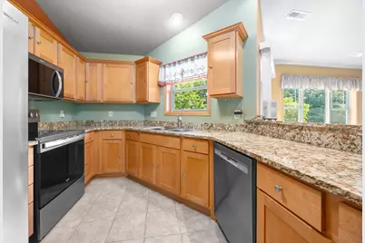 N82W13392  Fond Du Lac Ave #201, Menomonee Falls, WI 53051 - Photo 14