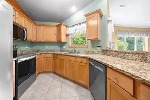 N82W13392 Fond Du Lac Ave, Menomonee Falls, WI 53051 - Photo 14