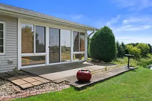 1220 Stillwater Ln, Hartford, WI 53027 - Photo 10