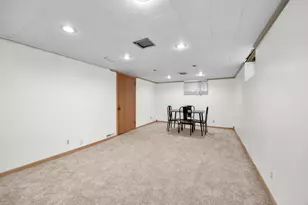 2704 N 84th St, Milwaukee, WI 53222 - Photo 32