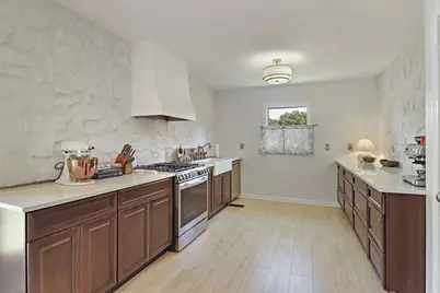 906  114th St, Pleasant Prairie, WI 53158 - Photo 6