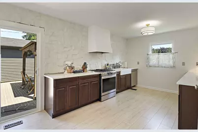 906  114th St, Pleasant Prairie, WI 53158 - Photo 4