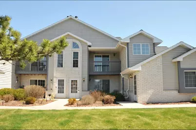 W240N2566 E Parkway Meadow Cir #3, Pewaukee, WI 53072 - Photo 1