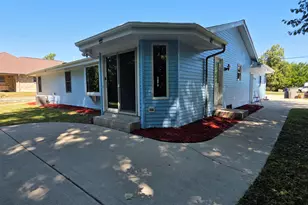 10719 W Calumet Rd, Milwaukee, WI 53224 - Photo 6