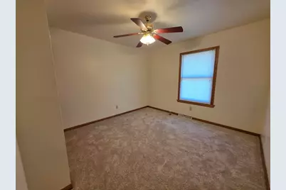 10719 W Calumet Rd, Milwaukee, WI 53224 - Photo 22