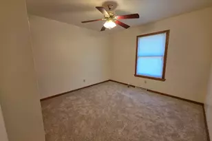 10719 W Calumet Rd, Milwaukee, WI 53224 - Photo 22