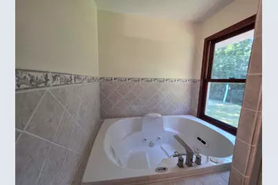 10719 W Calumet Rd, Milwaukee, WI 53224 - Photo 28