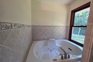 10719 W Calumet Rd, Milwaukee, WI 53224 - Photo 28