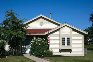 1773 Cottage Dr, Geneva, WI 53147 - Photo 2