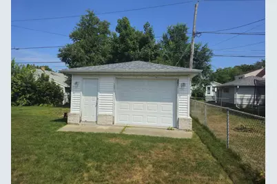 2728 S 71st St, Milwaukee, WI 53219 - Photo 10