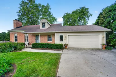 427  Susan Ln, Thiensville, WI 53092 - Photo 22