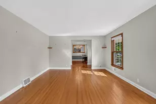 427 Susan Ln, Thiensville, WI 53092 - Photo 6