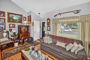 8036 W Scranton Pl, Milwaukee, WI 53218 - Photo 8