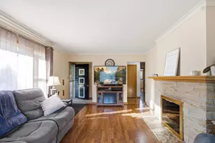10727 W Grantosa Dr, Wauwatosa, WI 53222 - Photo 4