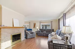 10727 W Grantosa Dr, Wauwatosa, WI 53222 - Photo 6