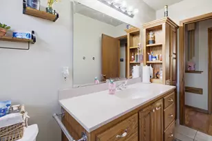 10727 W Grantosa Dr, Wauwatosa, WI 53222 - Photo 18
