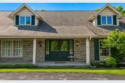 W215N5354  Ada Ct, Menomonee Falls, WI 53051 - Photo 2
