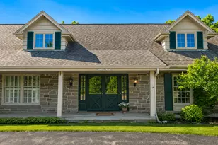 W215N5354 Ada Ct, Menomonee Falls, WI 53051 - Photo 2