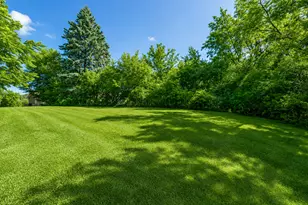 W215N5354 Ada Ct, Menomonee Falls, WI 53051 - Photo 4