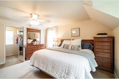 5656 N Milwaukee River Pkwy, Glendale, WI 53209 - Photo 14