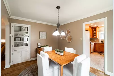 5656 N Milwaukee River Pkwy, Glendale, WI 53209 - Photo 6