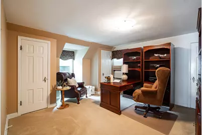 5656 N Milwaukee River Pkwy, Glendale, WI 53209 - Photo 16