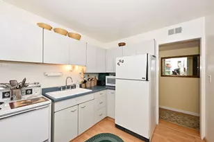 1323 E Randolph Ct, Milwaukee, WI 53212 - Photo 12