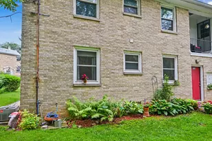 1323 E Randolph Ct, Milwaukee, WI 53212 - Photo 24