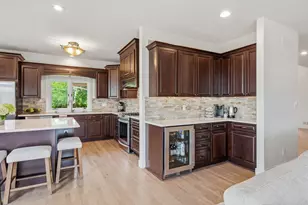 1801 E Bristlecone Dr, Hartland, WI 53029 - Photo 4