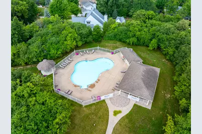 N53W14172  St Andrews Dr, Menomonee Falls, WI 53051 - Photo 4