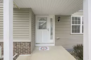 118 Summit Ct, Columbus, WI 53925 - Photo 4
