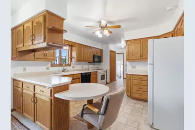 2702  Wilson St, Two Rivers, WI 54241 - Photo 6