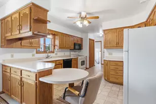 2702 Wilson St, Two Rivers, WI 54241 - Photo 6