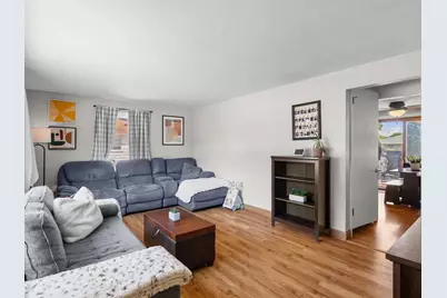 1603  Delores St, Green Bay, WI 54304 - Photo 8