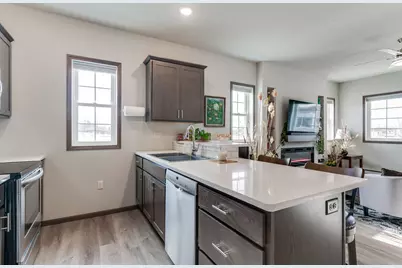 1303  Hagar St, La Crosse, WI 54601 - Photo 6