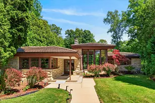 7030 N Lake Dr, Fox Point, WI 53217 - Photo 54