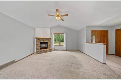 519  Danielson Dr, Darien, WI 53114 - Photo 4