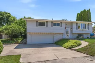 2925 Cherry Tree Ct, Racine, WI 53402 - Photo 32