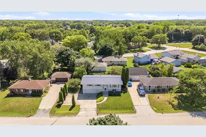 2925  Cherry Tree Ct, Racine, WI 53402 - Photo 34