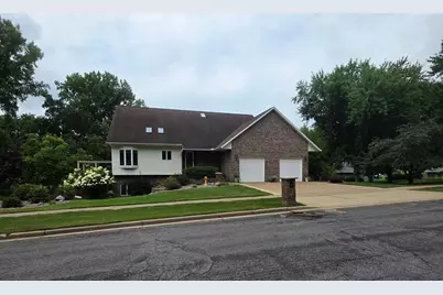 417  Larkspur Ln, Onalaska, WI 54650 - Photo 1