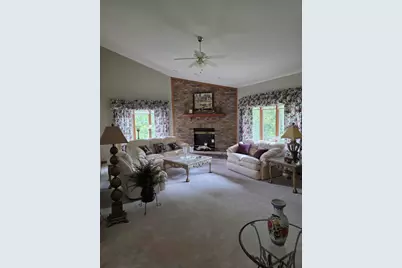 417  Larkspur Ln, Onalaska, WI 54650 - Photo 8
