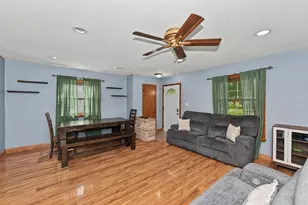 8714 W Hayes Ave, West Allis, WI 53227 - Photo 6