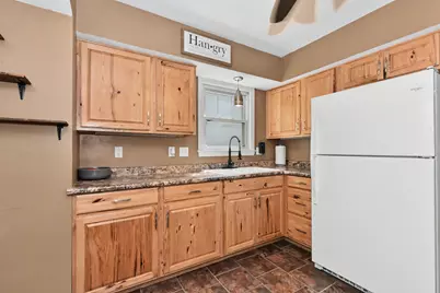 8714 W Hayes Ave, West Allis, WI 53227 - Photo 12
